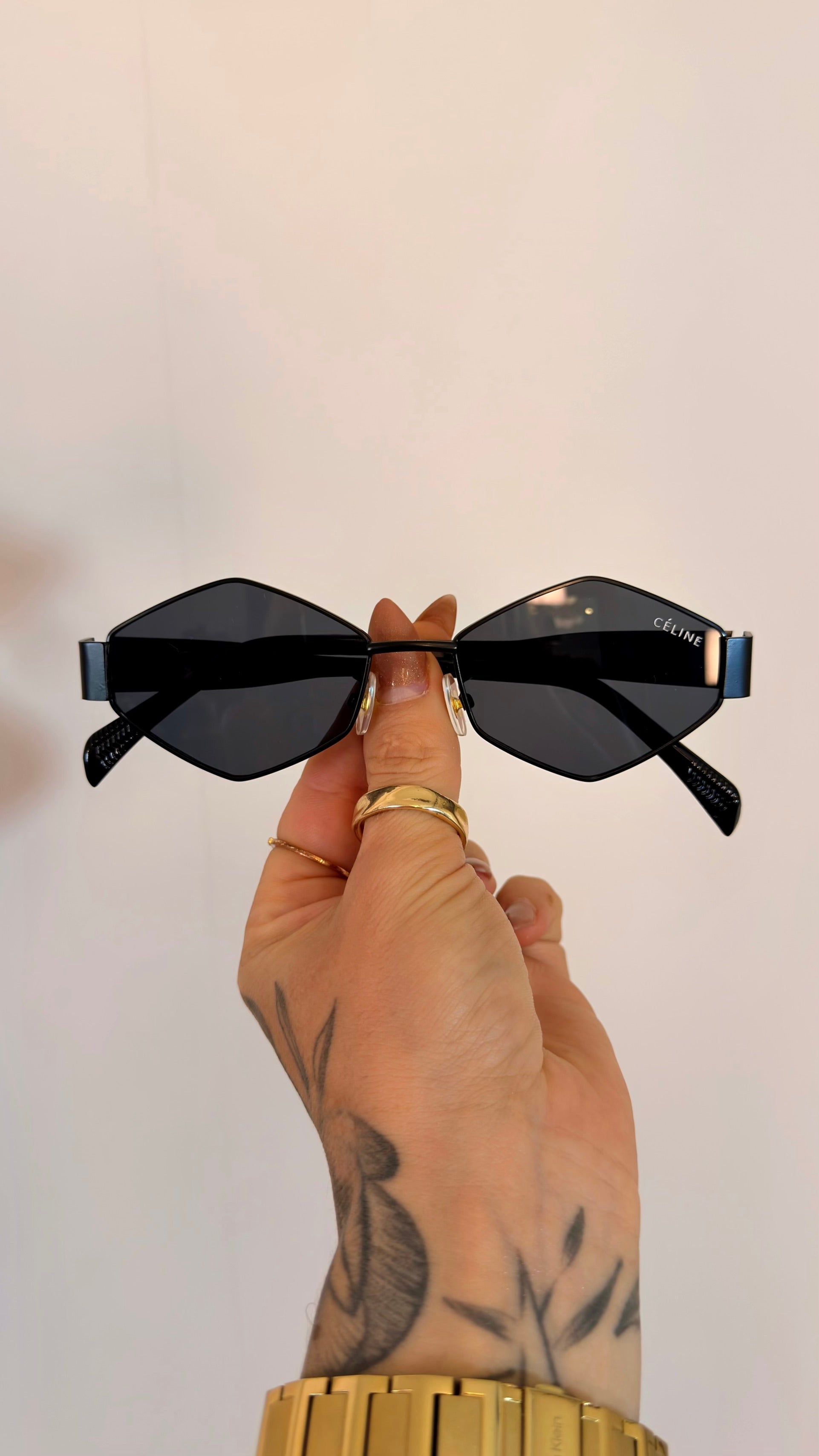 Óculos de Sol Celine Geométrico Preto