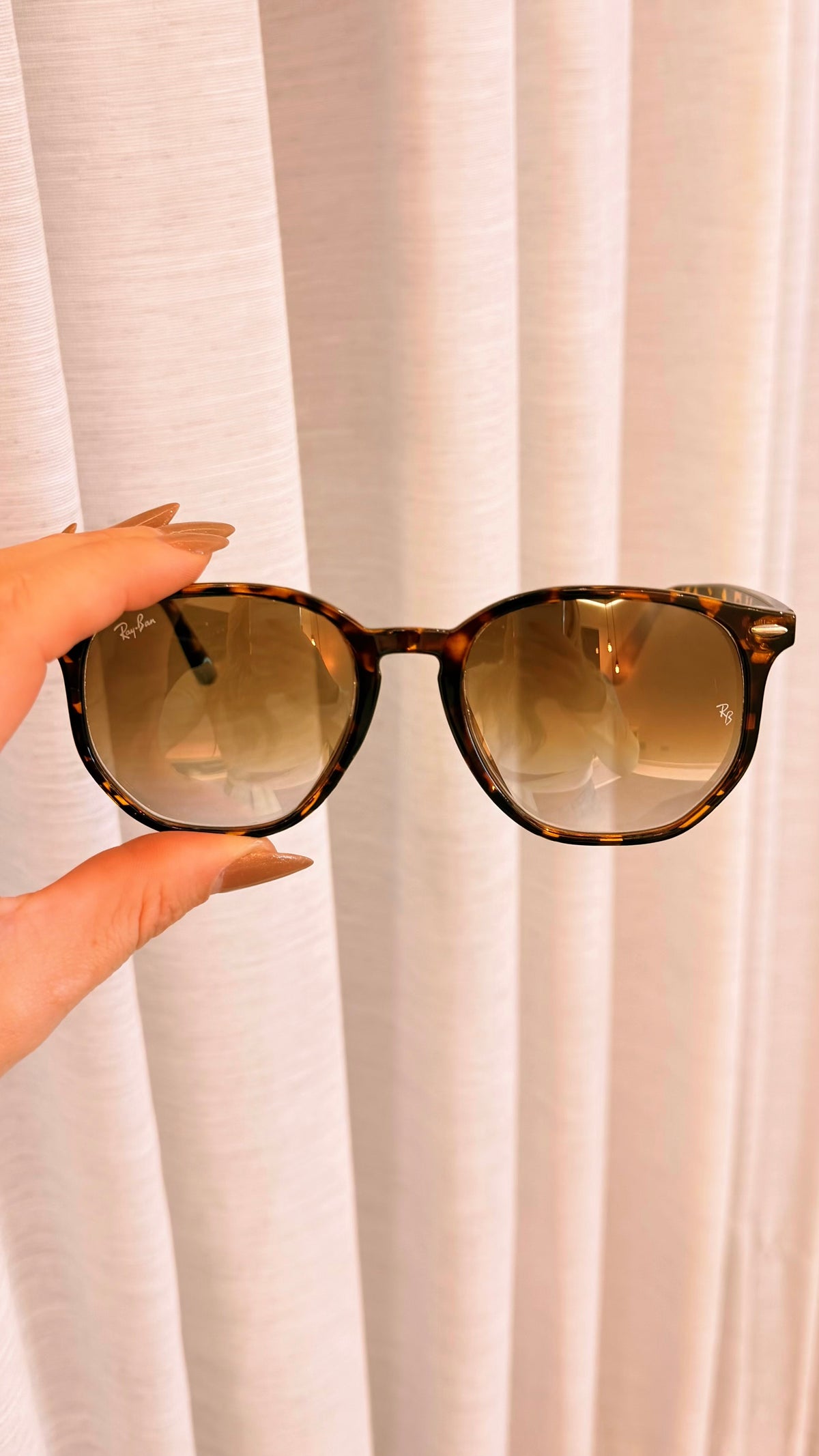 Óculos de Sol Ray-Ban Tartaruga com Lentes Degradê Marrom