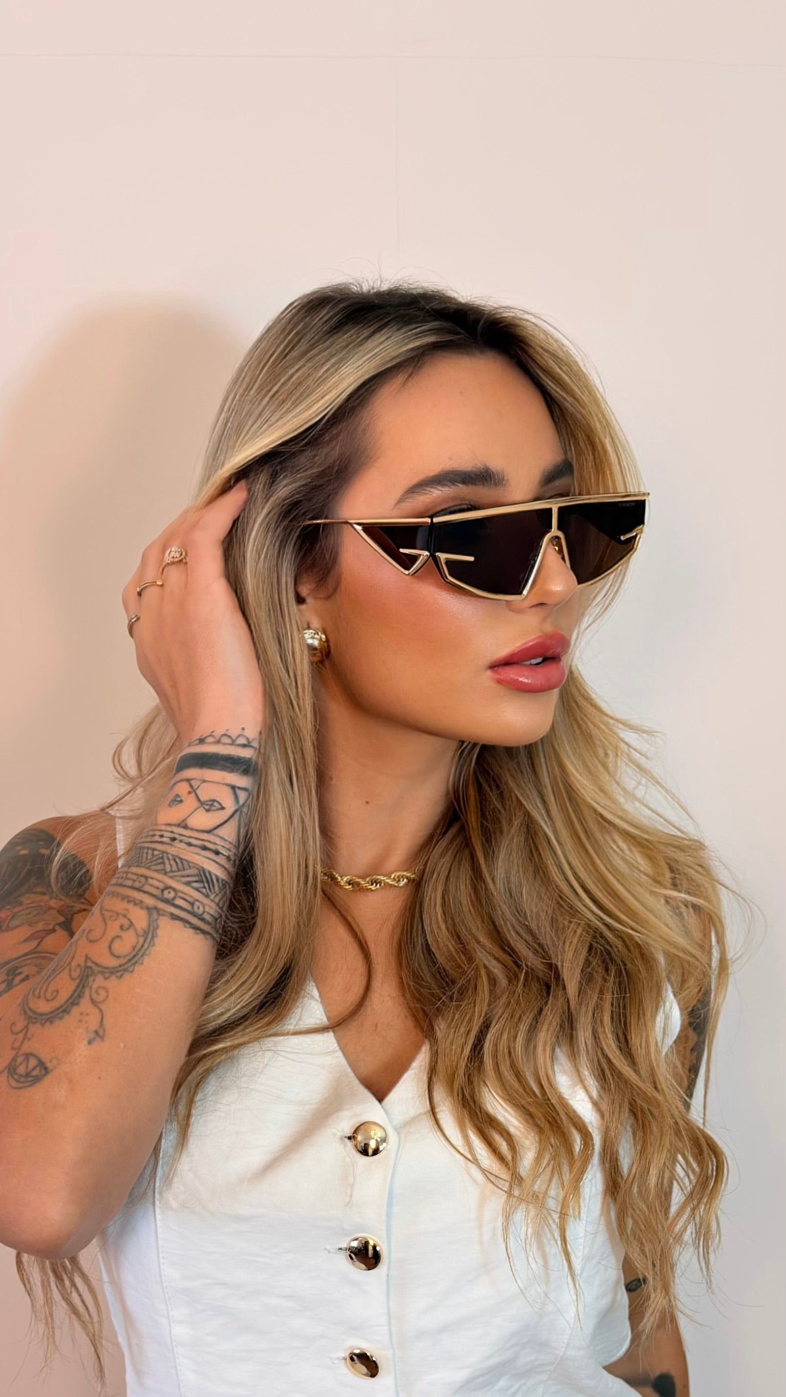 Óculos de Sol Givenchy Shield Dourado Proteção UV