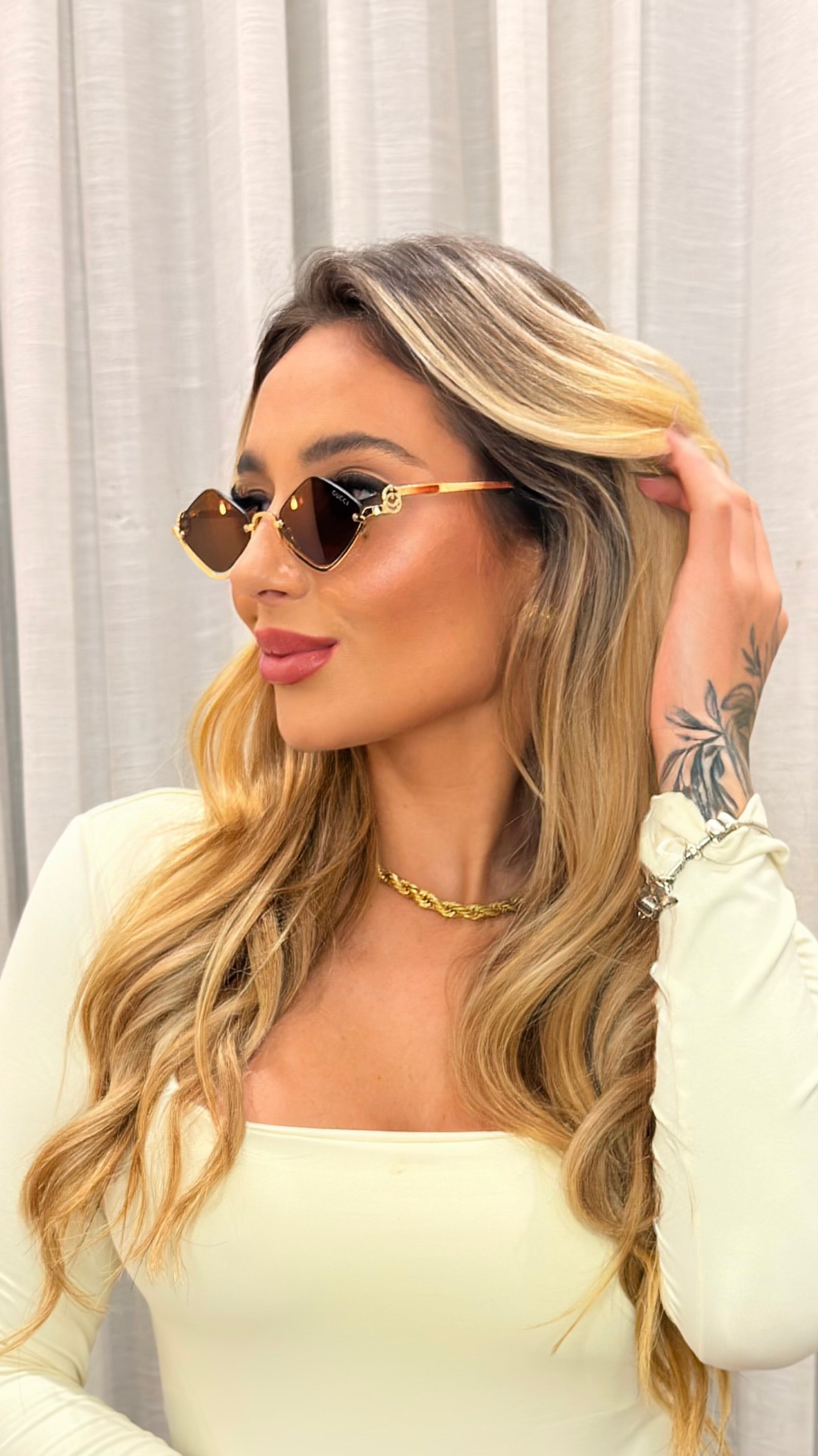 Óculos de Sol Diamond Dourado com Lentes Degradê