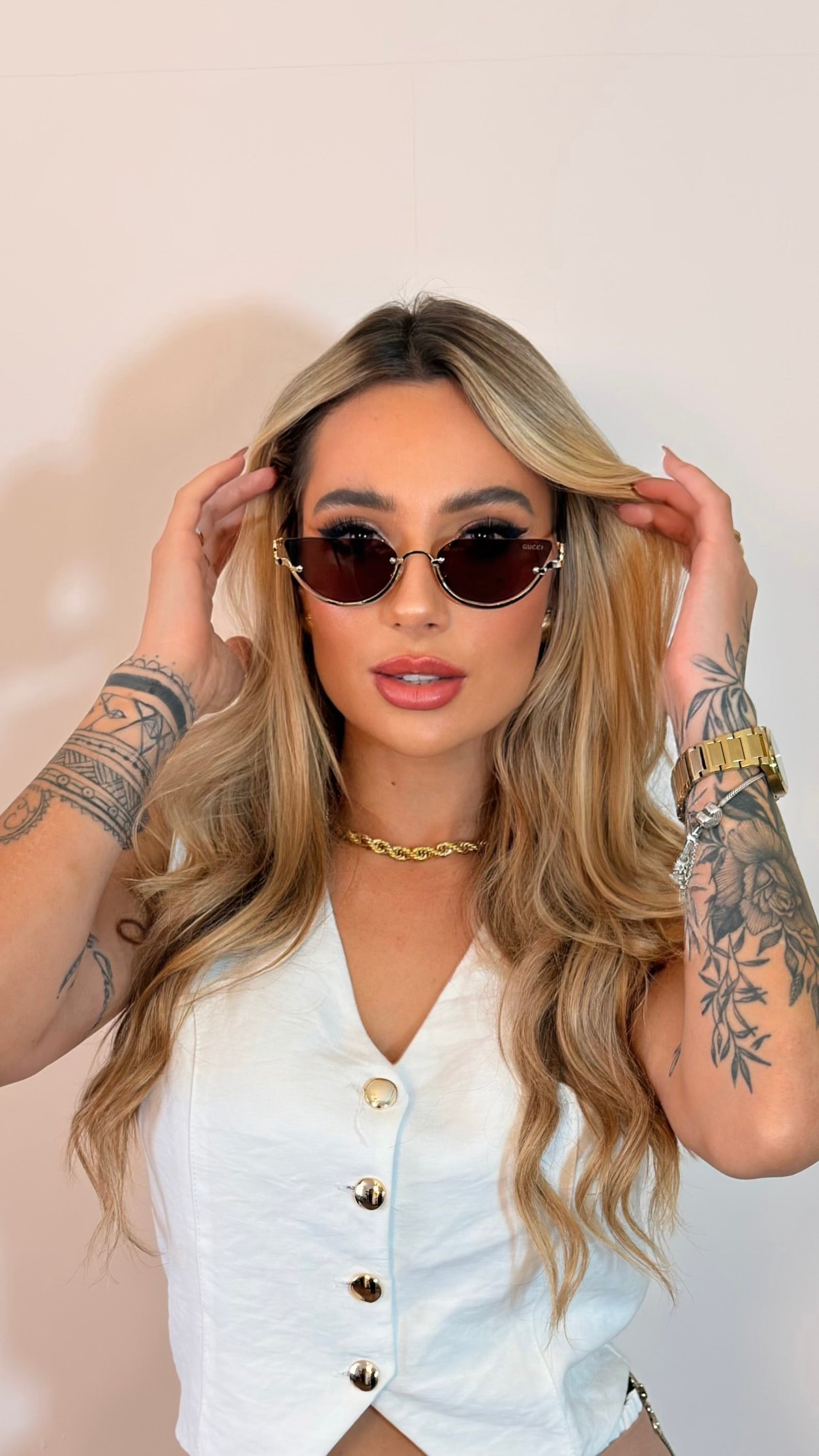 Óculos de Sol Gucci Gatinho Gold com Lentes Degradê