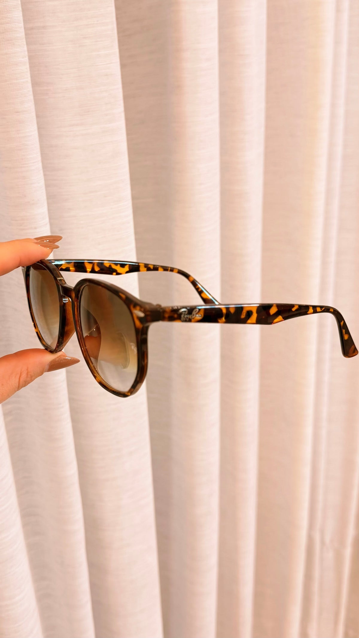 Óculos de Sol Ray-Ban Tartaruga com Lentes Degradê Marrom