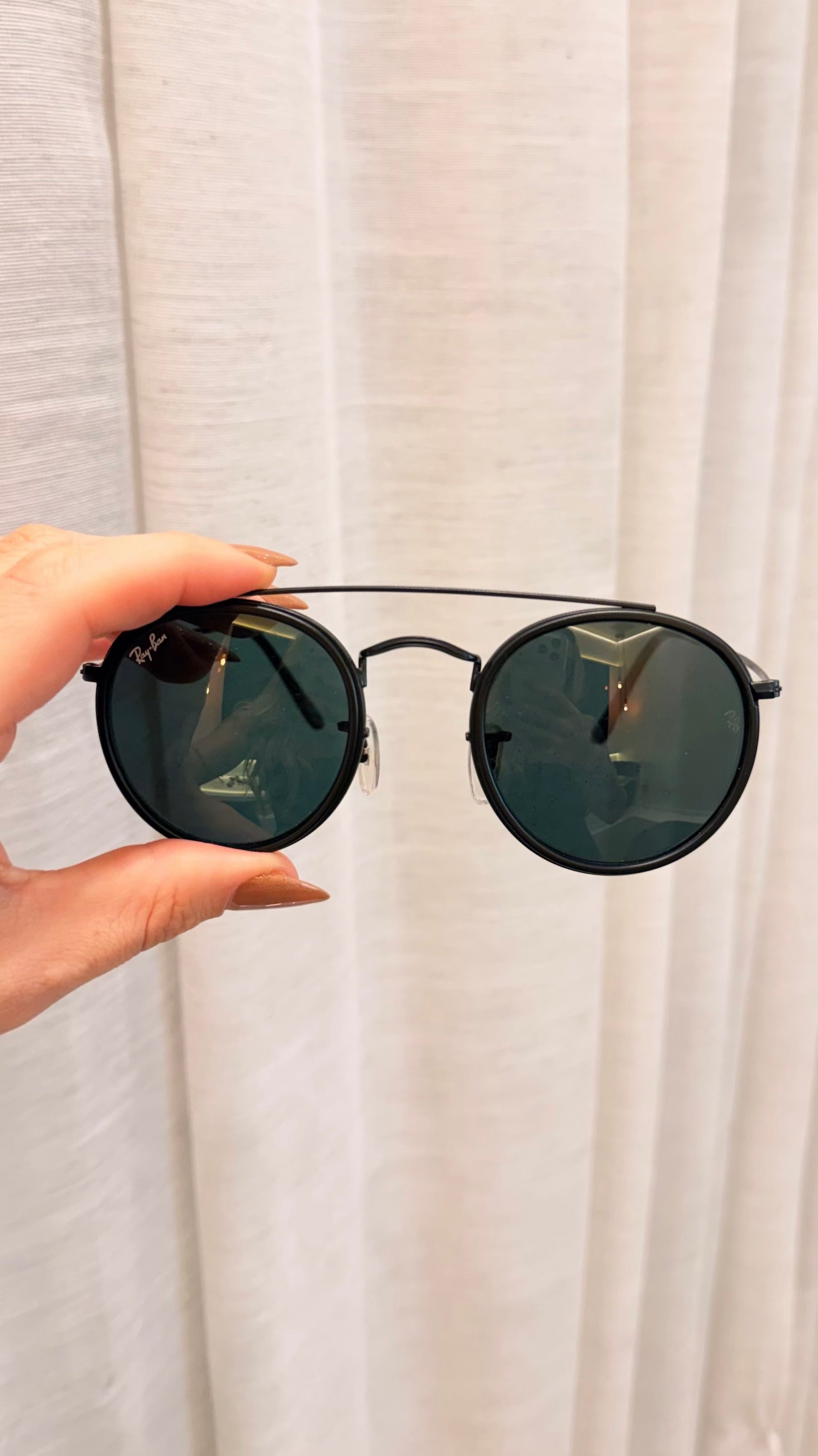 Óculos de Sol Redondo Ray-Ban com Dupla Ponte Preto