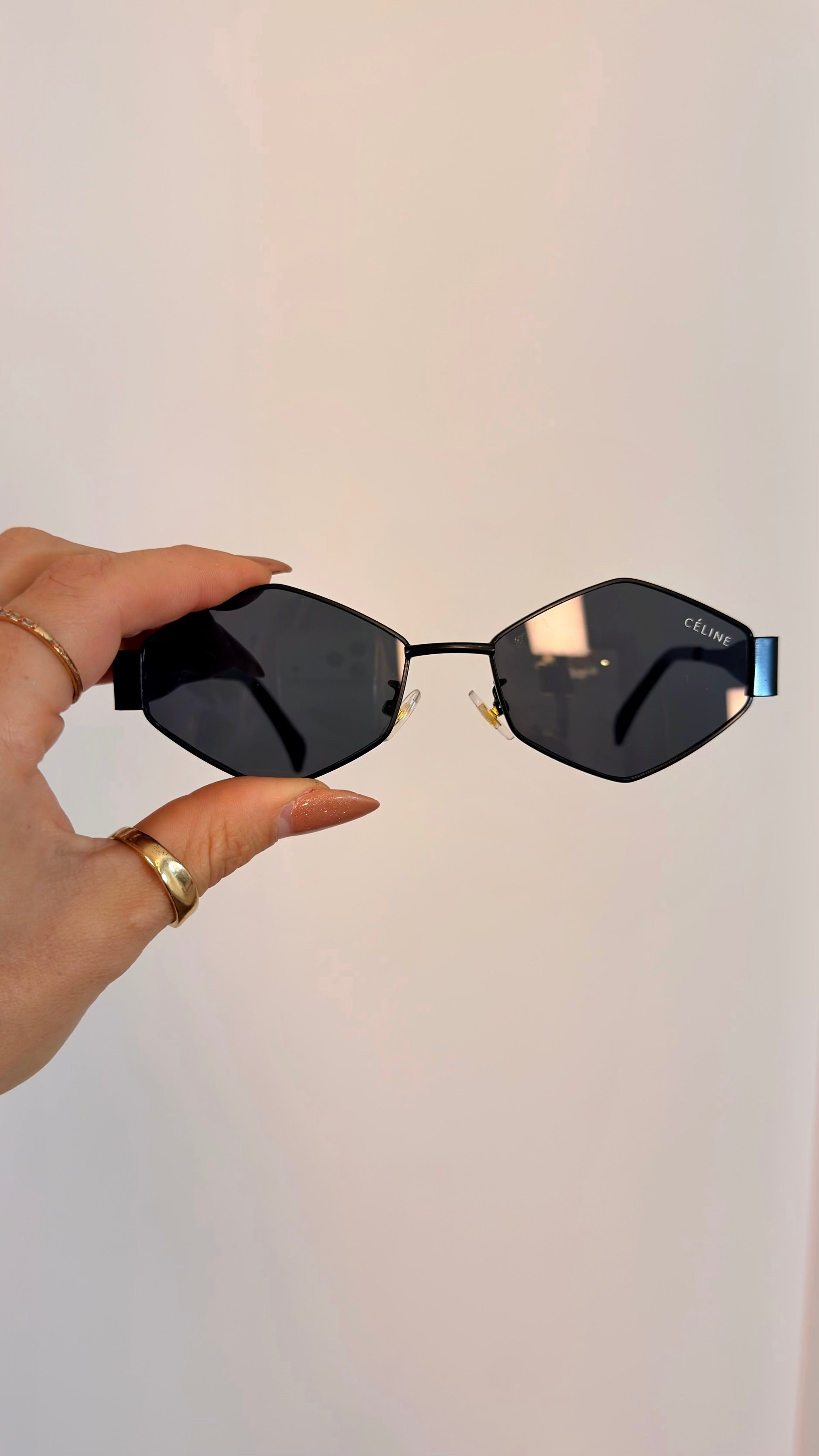 Óculos de Sol Celine Geométrico Preto