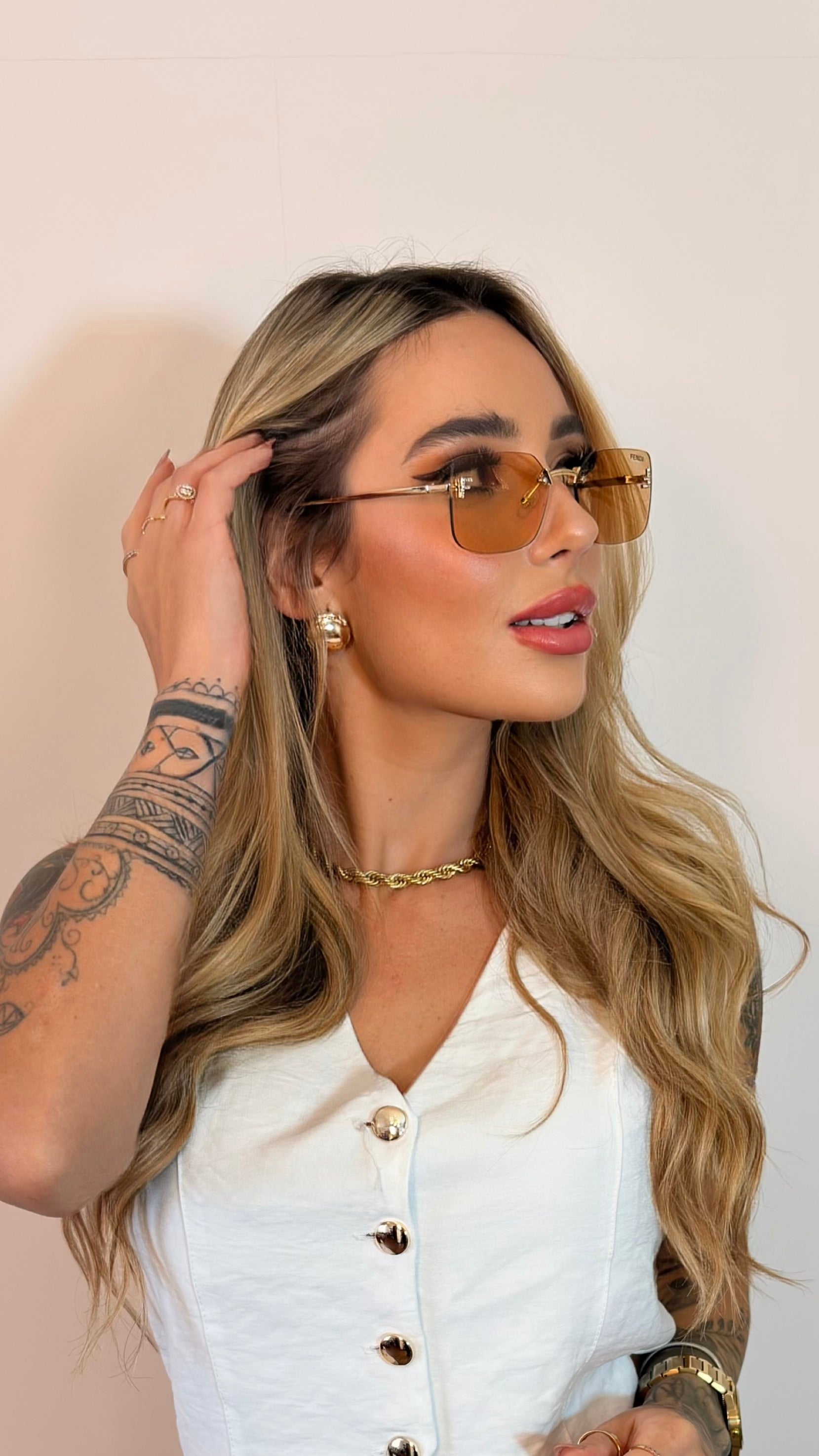 Óculos de Sol Fendi Lentes Degradê Armação Metálica
