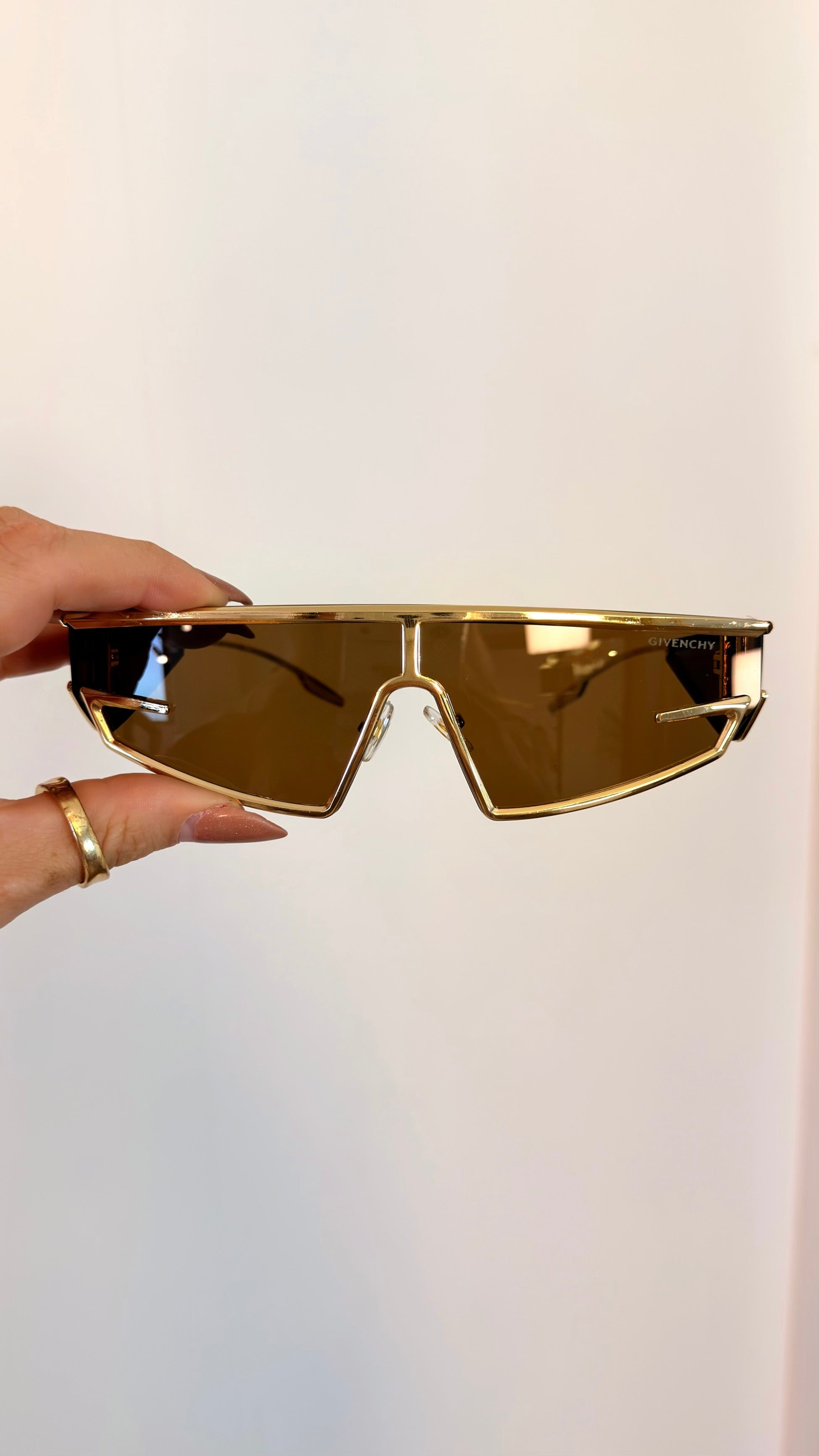 Óculos de Sol Givenchy Shield Dourado Proteção UV