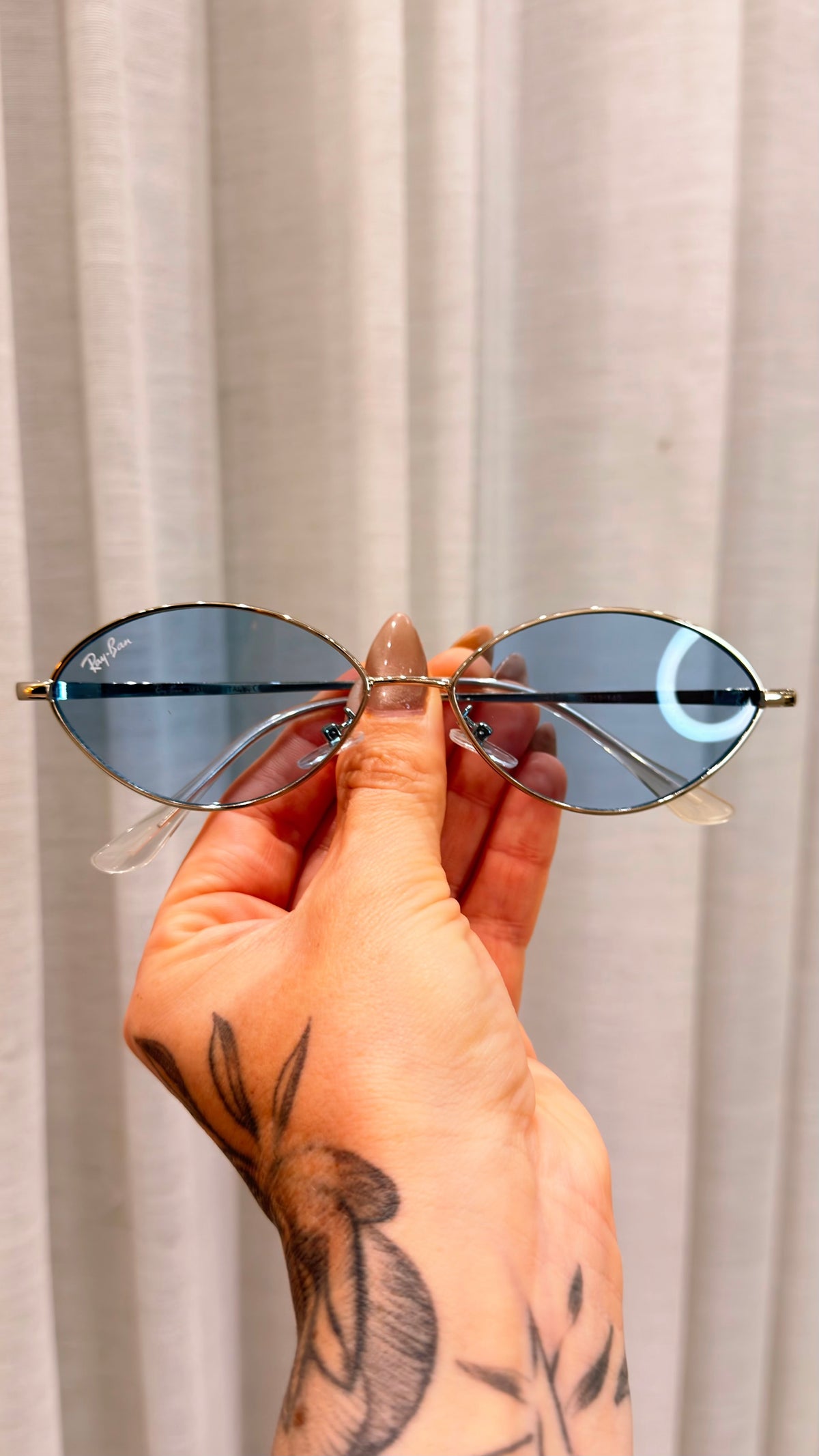Óculos Oval Retrô Ray-Ban Lente Azul Degradê