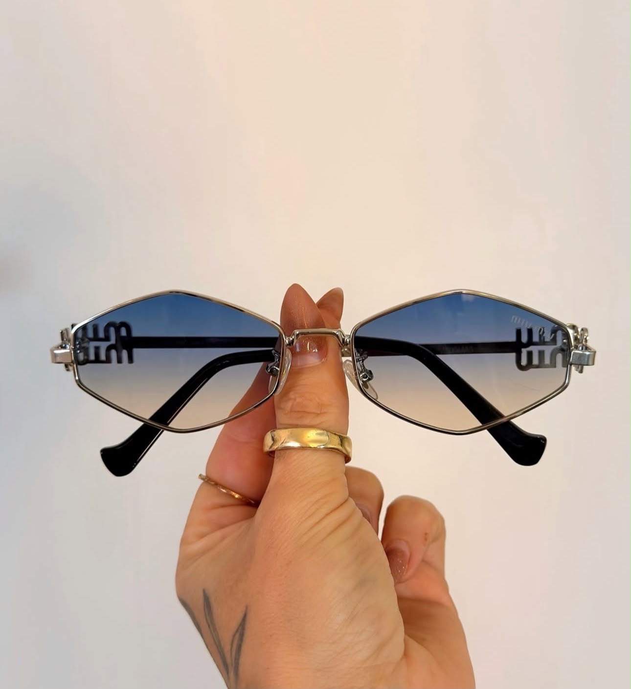 Óculos de Sol Miu Miu Hexagonal prateado com Lente azul Degradê