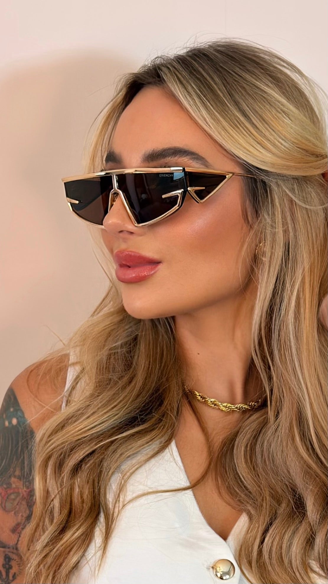 Óculos de Sol Givenchy Shield Dourado Proteção UV