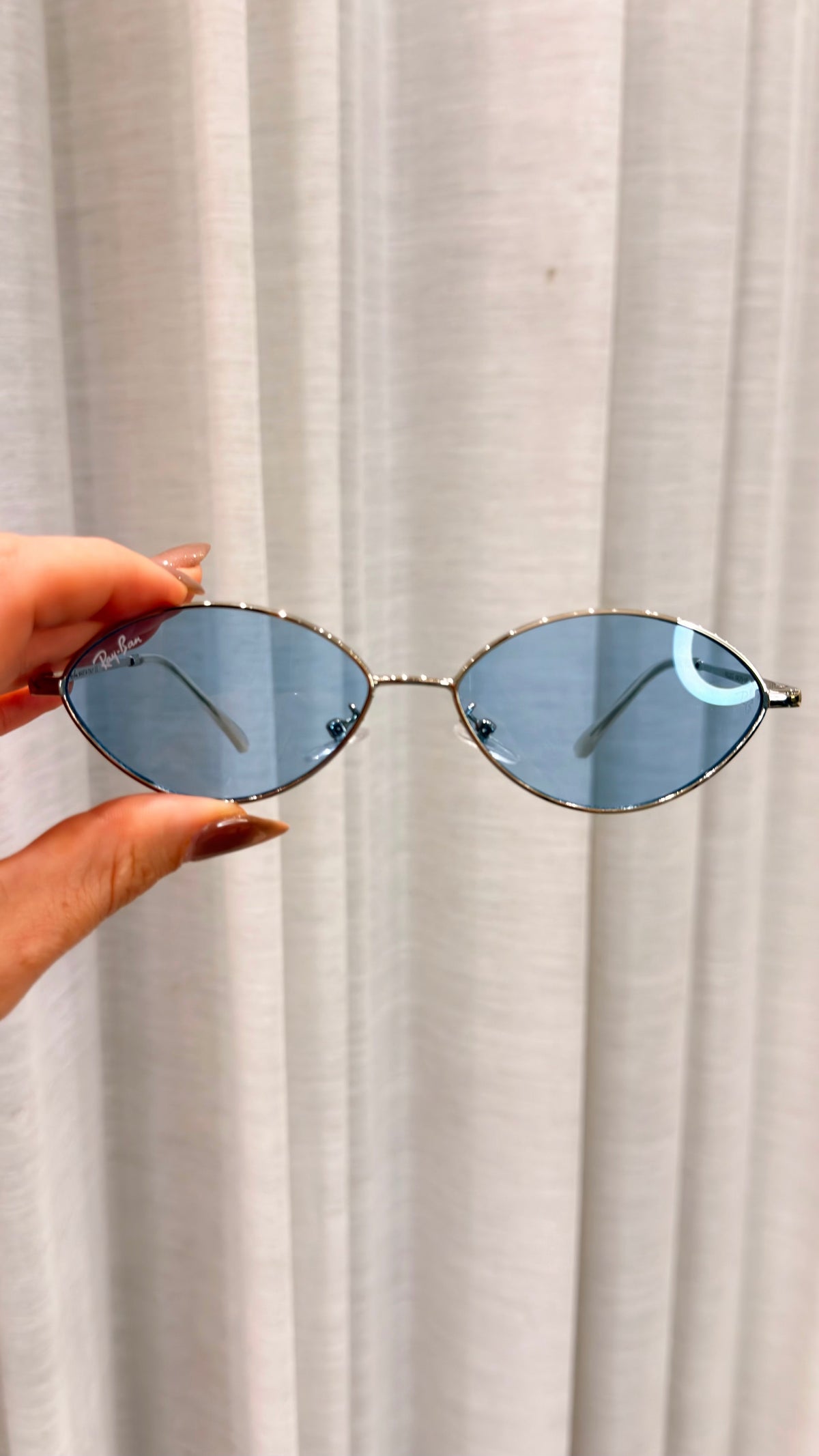 Óculos Oval Retrô Ray-Ban Lente Azul Degradê