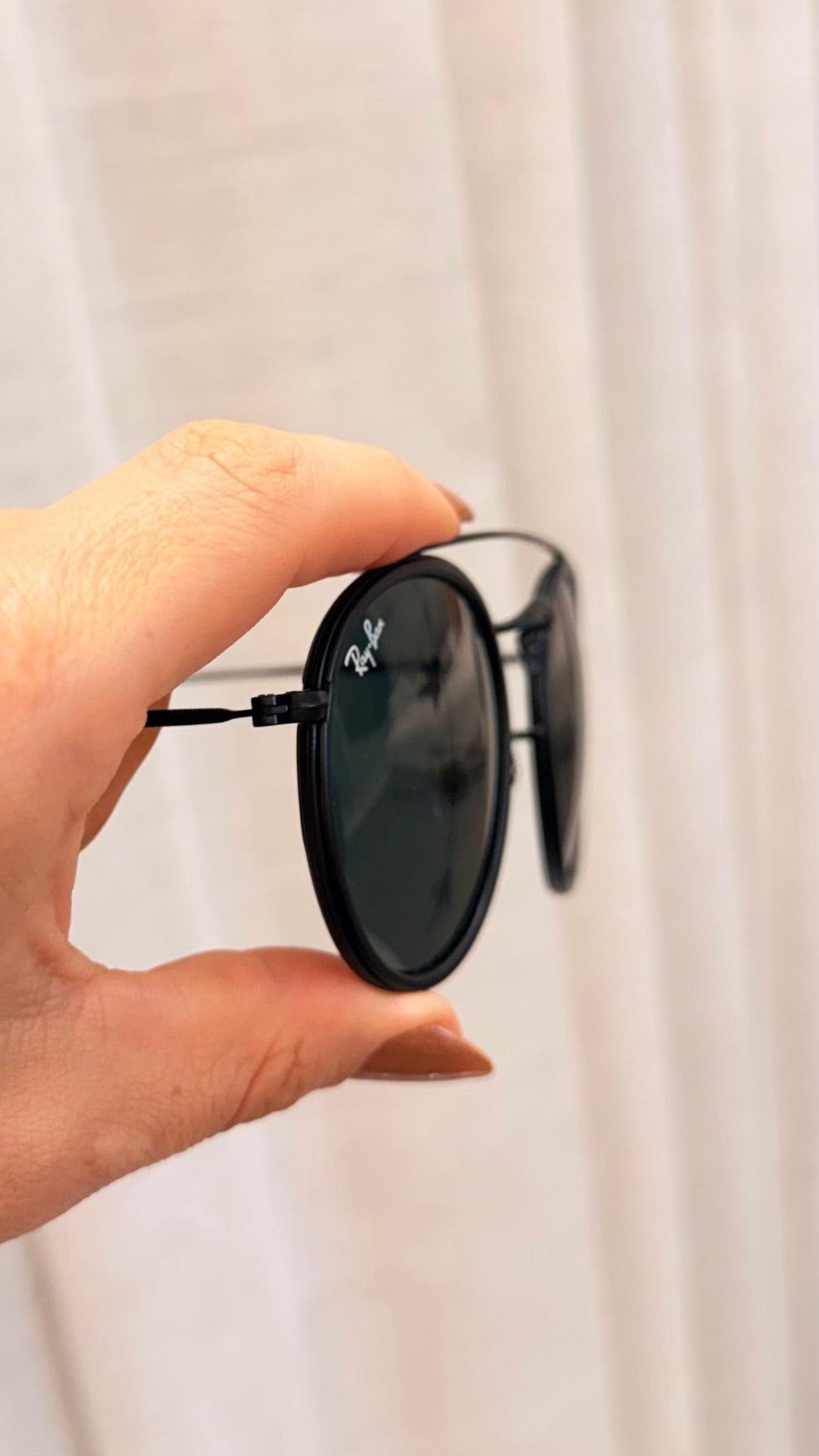 Óculos de Sol Redondo Ray-Ban com Dupla Ponte Preto