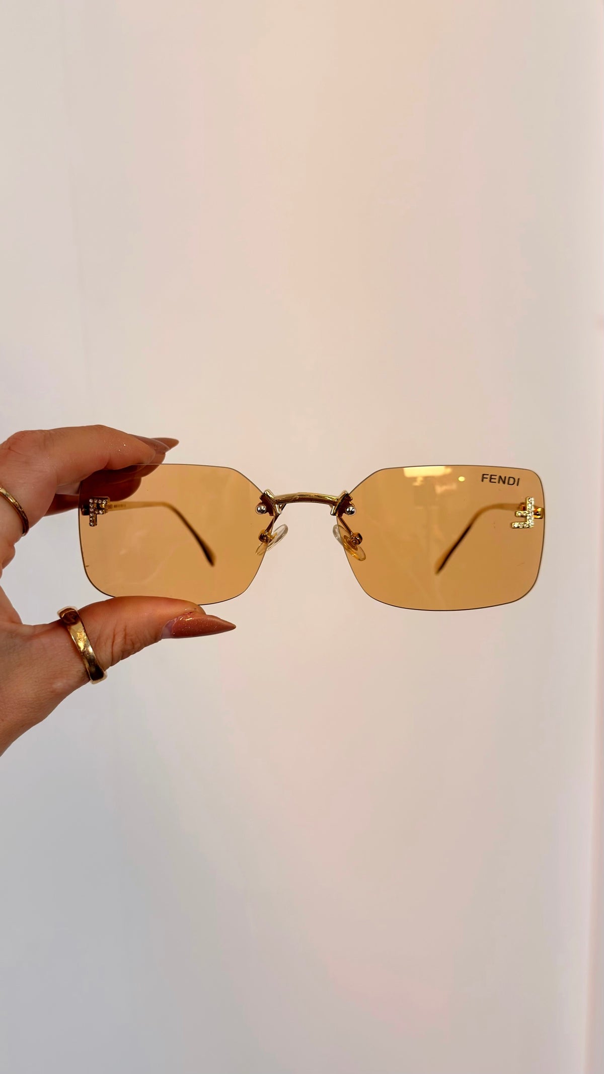 Óculos de Sol Fendi Rimless Dourado com Cristais