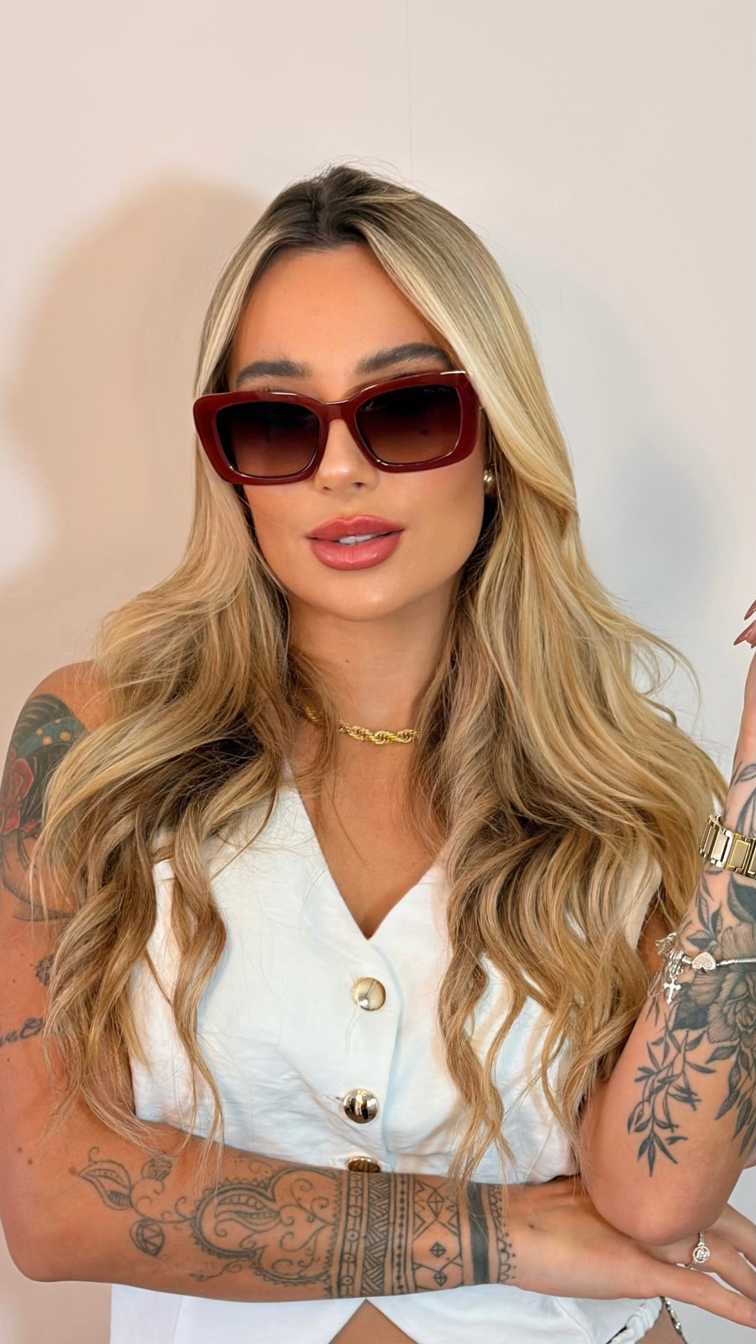 Óculos de Sol Miu Miu Quadrado Retrô Marsala