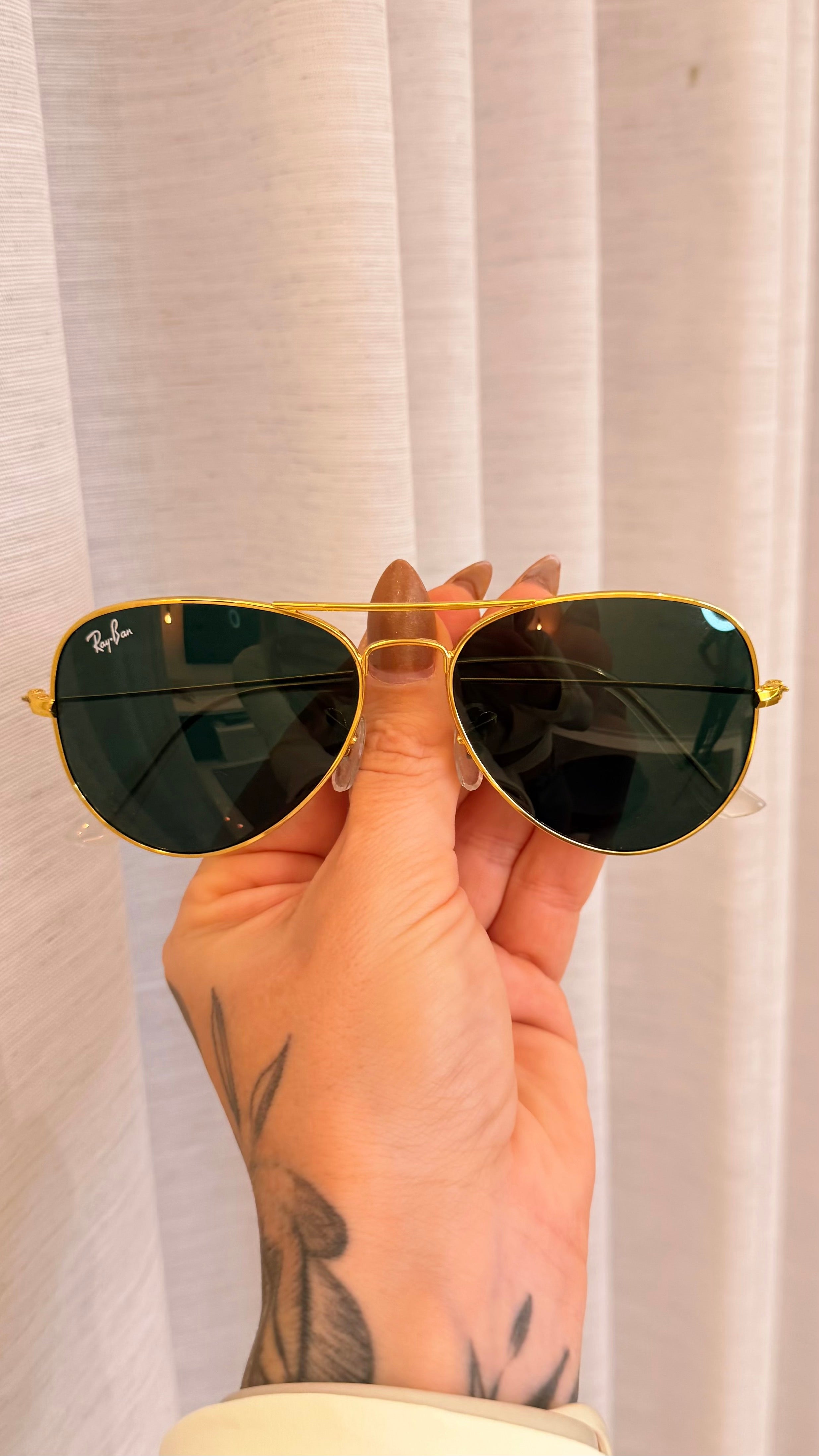 Óculos de Sol Aviador Ray-Ban Dourado Lentes Escuras