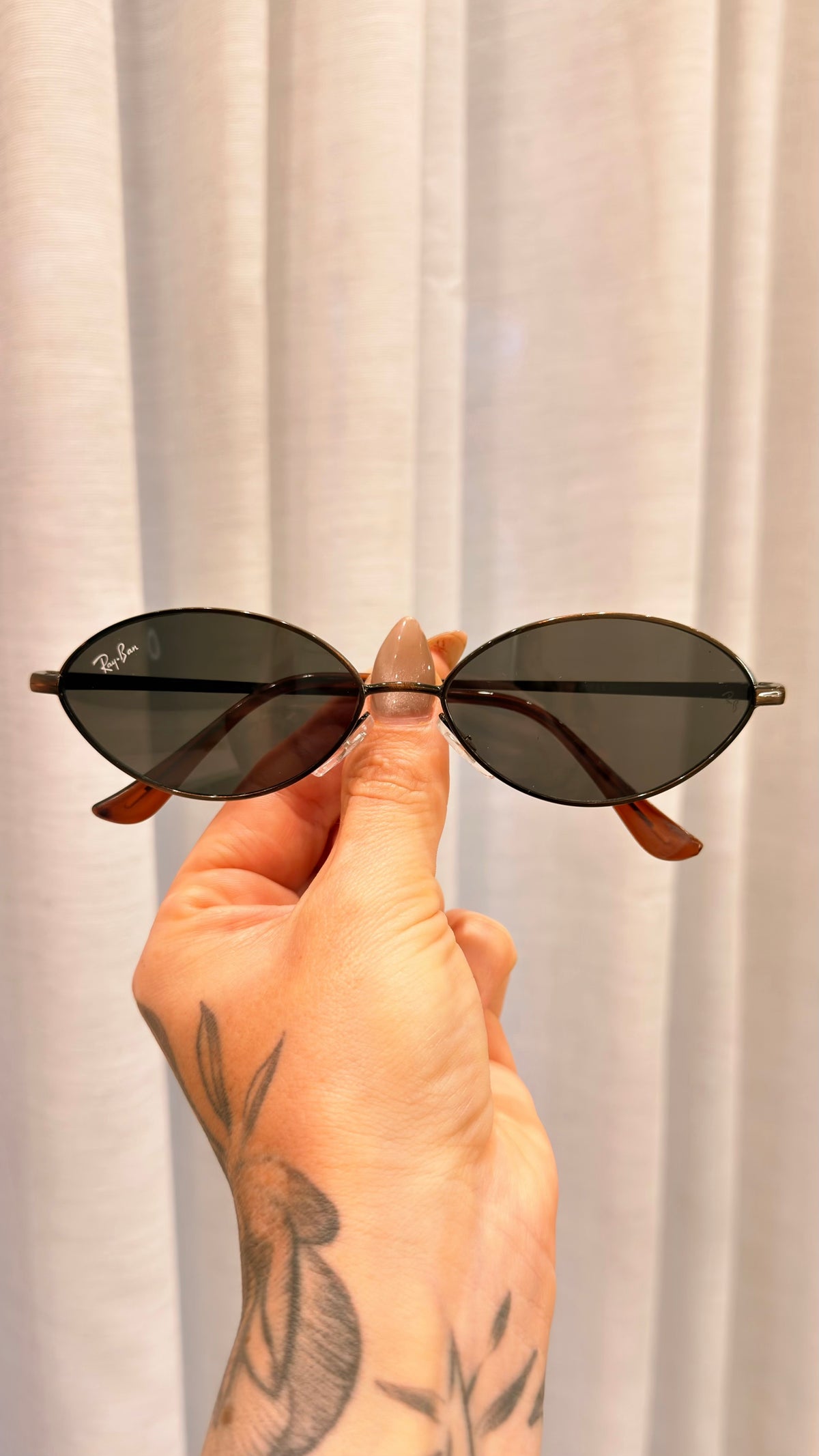 Óculos de Sol Ray-Ban Oval Slim Metal Preto