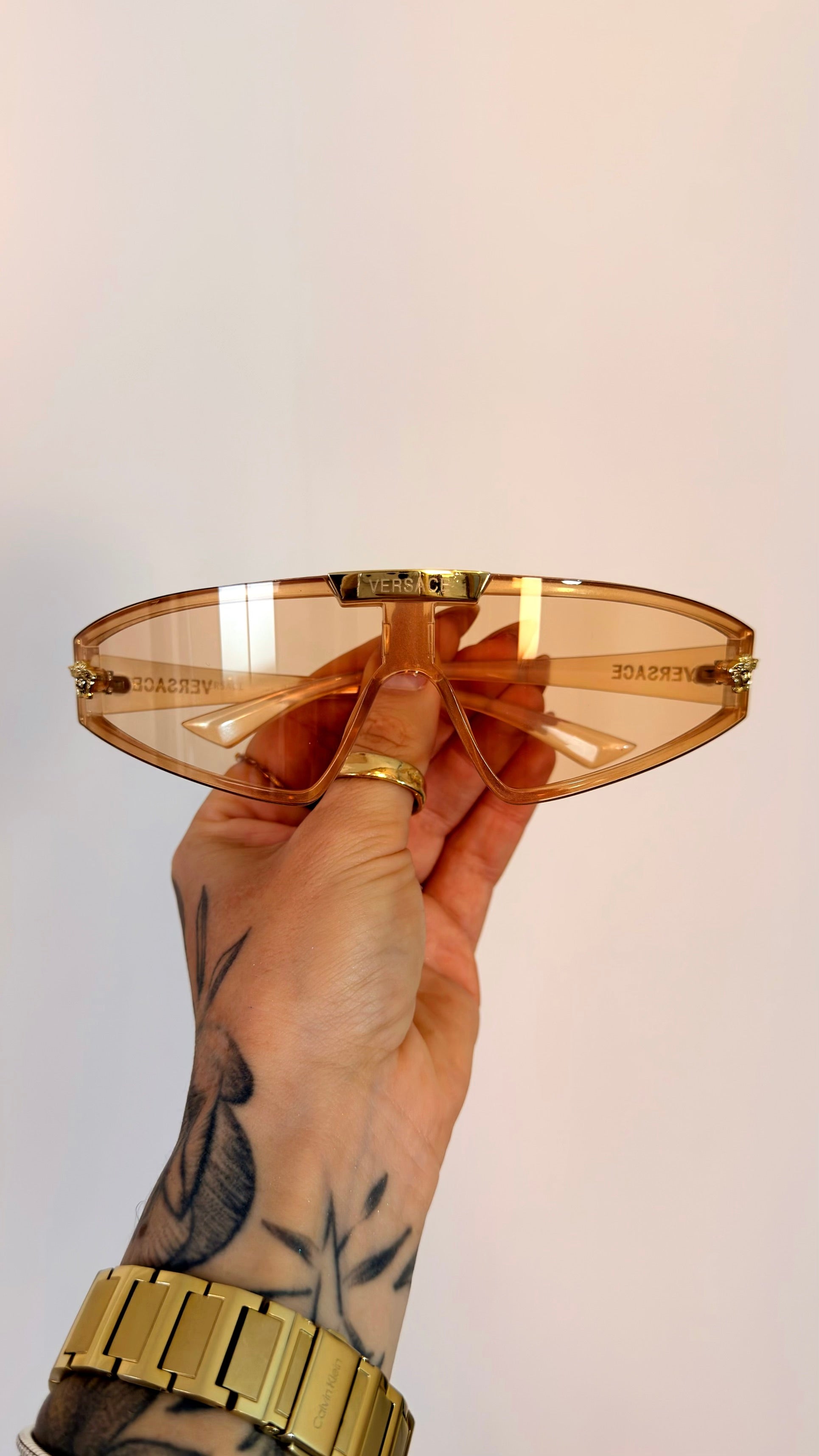 Óculos de Sol Versace Shield Dourado Espelhado